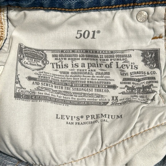Levi's Women's 501 Cropped Jeans - NWT size 29x26 - Picture 6 of 7